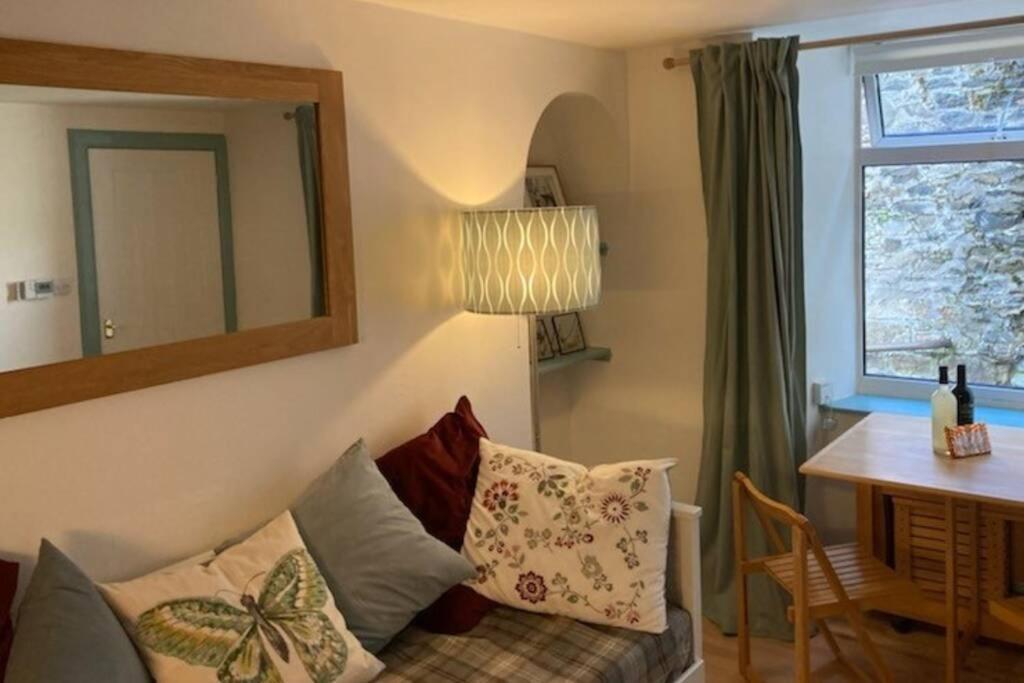 דירות The Snug, A Great Flat In The Heart Of Peebles. מראה חיצוני תמונה